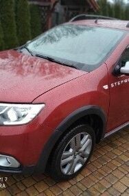 Używany Dacia Sandero Stepway 73 KM (53 kW) 2019 Bordowy Hatchback