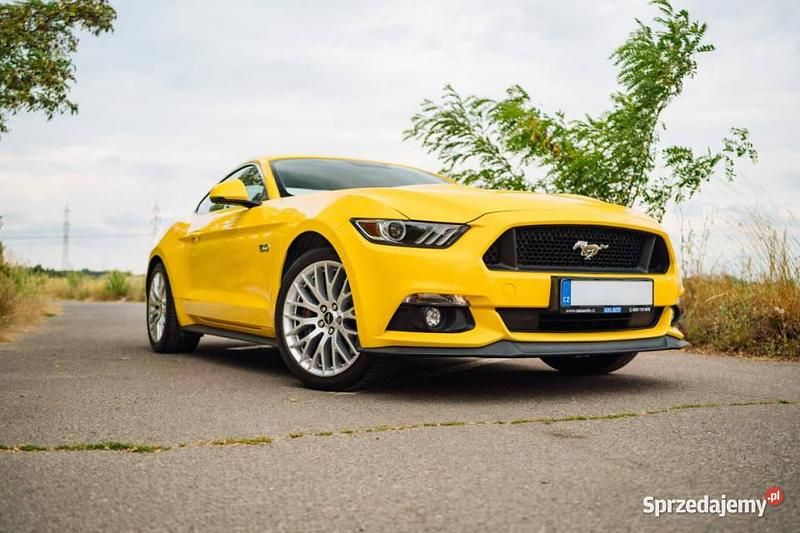 Żółty Używany 2016 Ford Mustang GT Coupe | 124 500 zł (Uczciwa cena) - Obraz 1/4