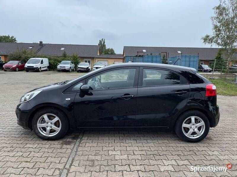 Używany Kia Rio 2013 Czarny Hatchback