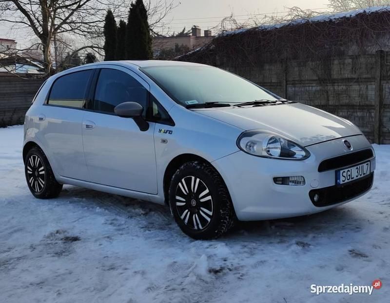 Używany Fiat Punto Young 2014 Srebrny Hatchback