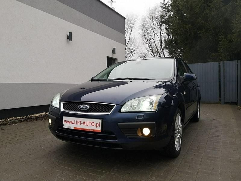 Niebieski Używany 2005 Ford Focus Hatchback | 9900 zł (Uczciwa cena) - Obraz 1/4