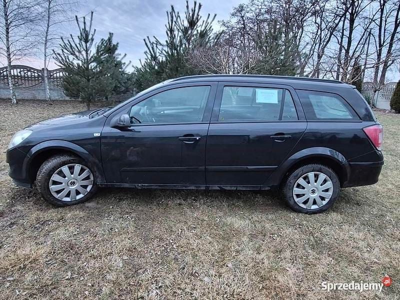 Używany Opel Astra 2010 Czarny Kombi