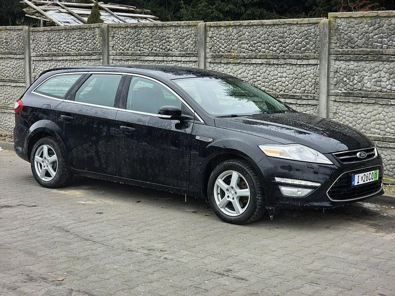 Używany Ford Mondeo 203 KM (149 kW) 2013 Czarny (metalik) Kombi