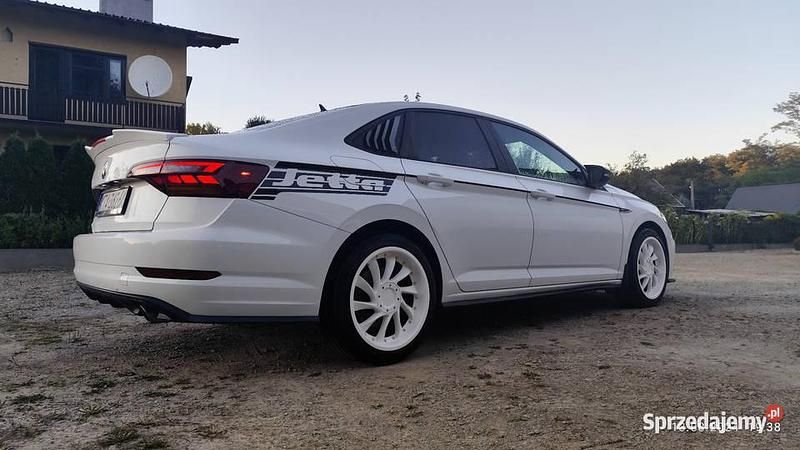 Używany VW Jetta 300 KM (220 kW) 2018 Sedan/Limuzyna