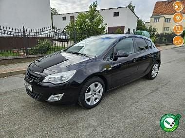 Czarny (metalik) Używany 2011 Opel Astra Hatchback | 21 999 zł (Dobra cena) - Obraz 1/4