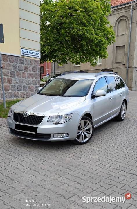 Srebrny Używany 2011 Skoda Superb Kombi | 20 000 zł - Obraz 1/4
