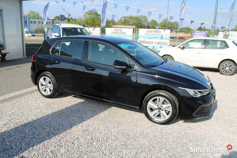 Używany VW Golf VIII Life 110 KM (80 kW) 2022 Czarny Hatchback