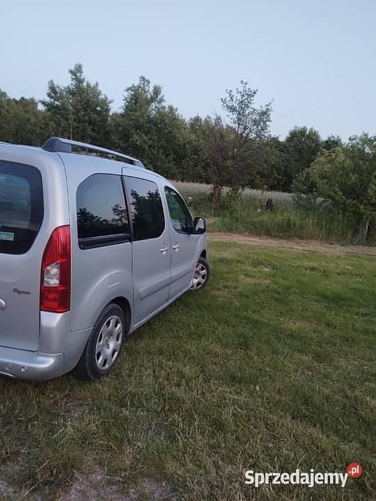 Srebrny Używany 2011 Peugeot Partner Van | 19 000 zł (Uczciwa cena) - Obraz 1/4