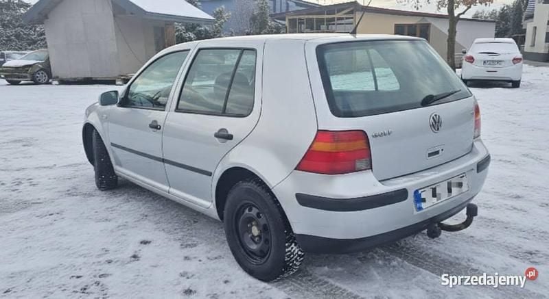 Używany VW Golf IV 2000 Srebrny Hatchback