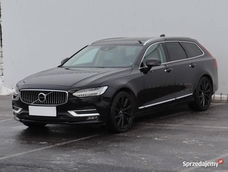 Używany Volvo V90 2017 Czarny Kombi