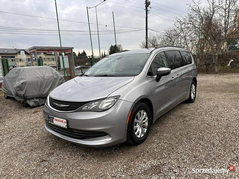 Szary Używany 2018 Chrysler Pacifica Sedan/Limuzyna | 64 900 zł - Obraz 1/4