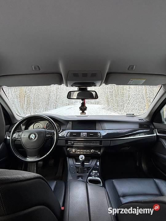 Używany BMW 520 2010 Srebrny Kombi