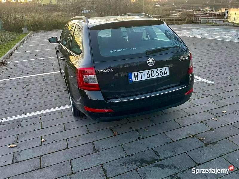 Używany Skoda Octavia 2016 Czarny Kombi