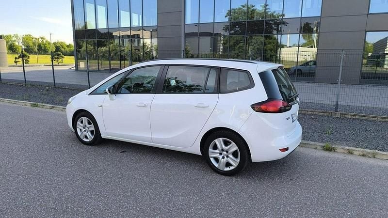 Używany Opel Zafira 136 KM (100 kW) 2016 Biały Minivan