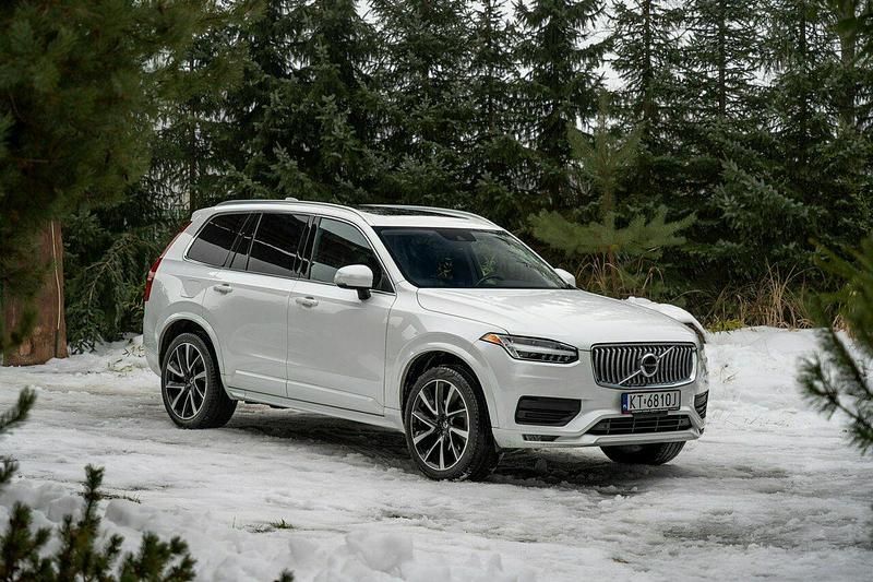 Używany Volvo XC90 Momentum 320 KM (235 kW) 2020 Biały (metalik) SUV