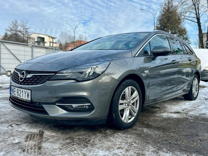 Szary (metalik) Używany 2020 Opel Astra Kombi | 44 900 zł (Uczciwa cena) - Obraz 1/4