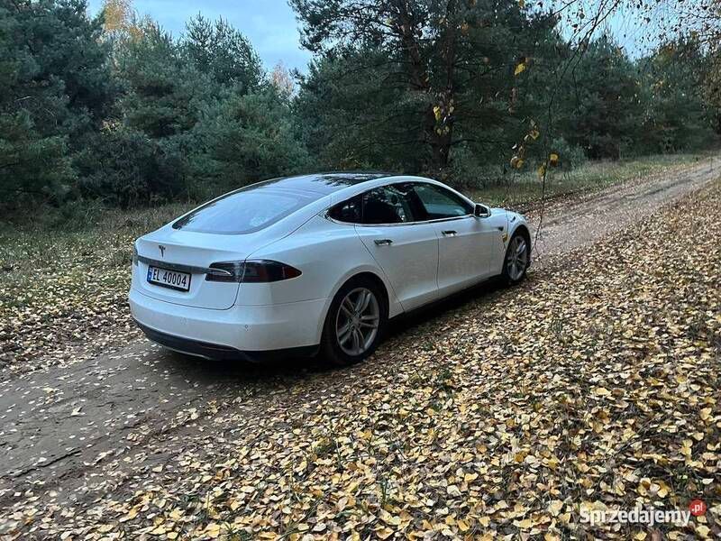 Używany 2014 Tesla Model S Sedan/Limuzyna | 49 000 zł - Obraz 1/2