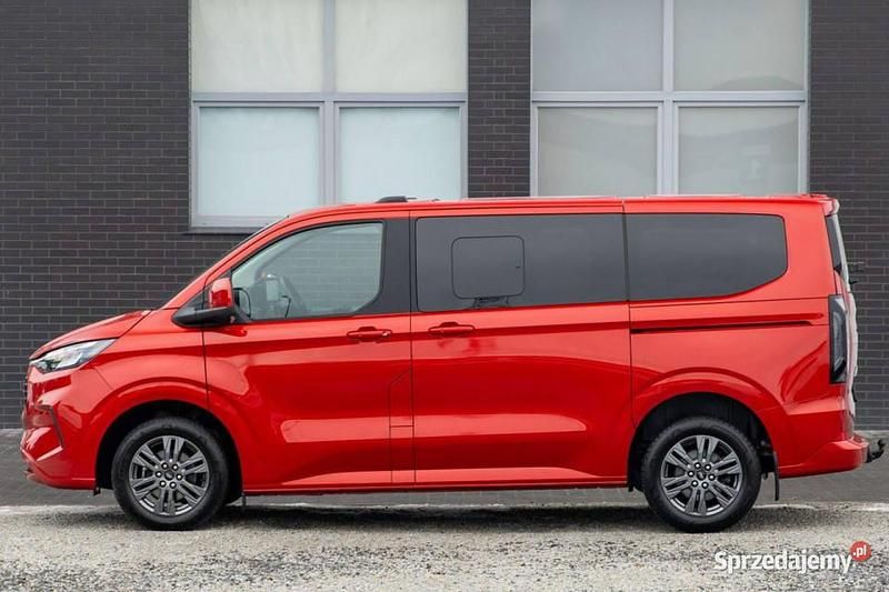 Używany Ford Tourneo Custom Titanium X 2024 Czerwony Van