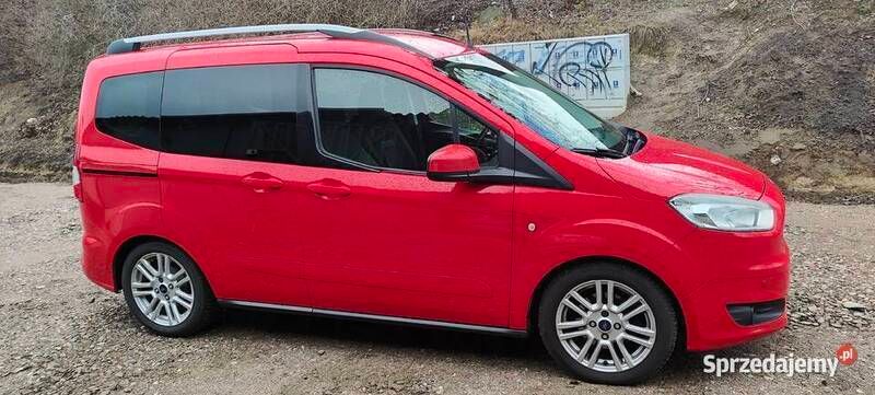 Używany Ford Tourneo Courier Titanium 95 KM (69 kW) 2015 Minivan