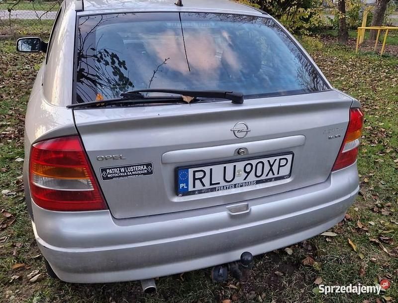 Srebrny Używany 1999 Opel Astra Sedan/Limuzyna | 1500 zł (Dobra cena) - Obraz 1/4