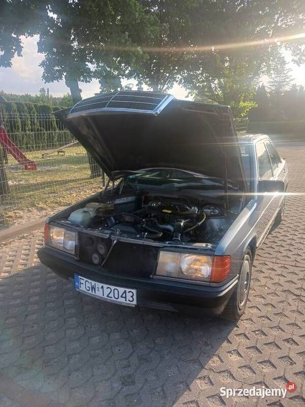 Szary Używany 1987 Mercedes 190 | 15 500 zł - Obraz 1/4