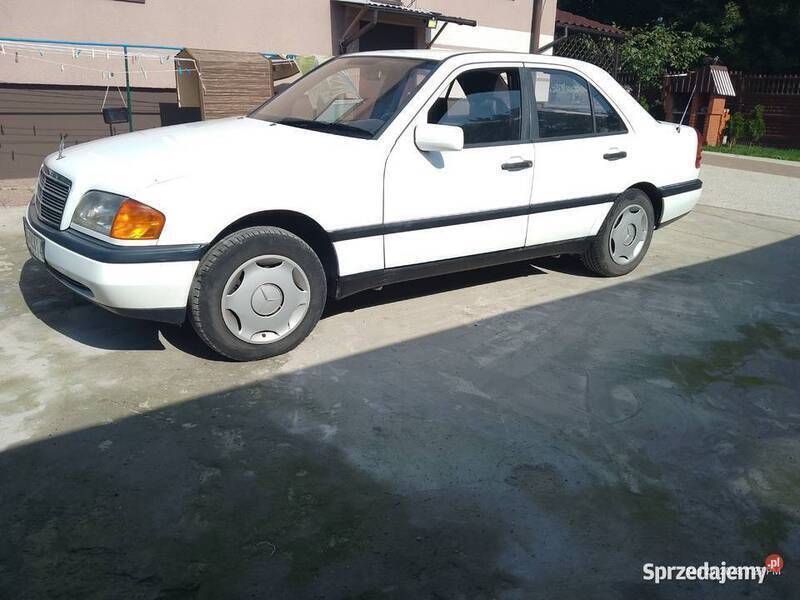 Używany 1993 Mercedes 180 Sedan/Limuzyna | 8900 zł - Obraz 1/4