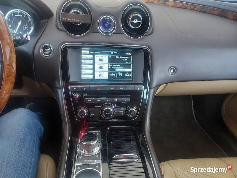 Używany Jaguar XJL 2013 Czerwony Sedan/Limuzyna