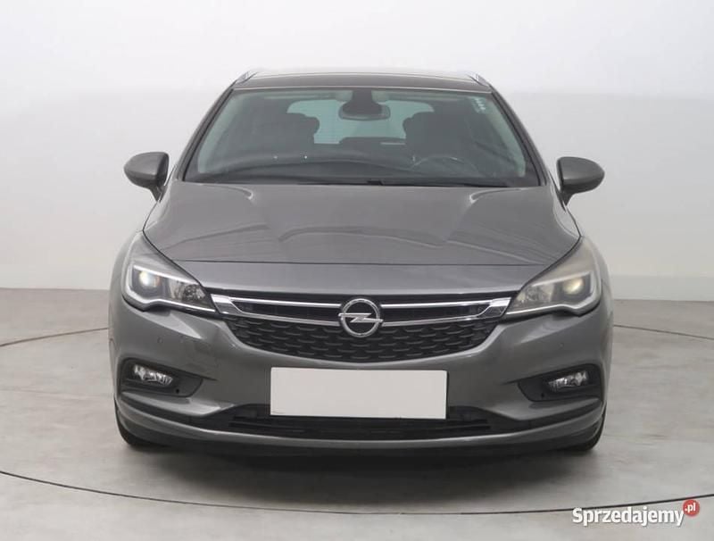 Szary Używany 2017 Opel Astra Kombi | 34 899 zł (Uczciwa cena) - Obraz 1/4