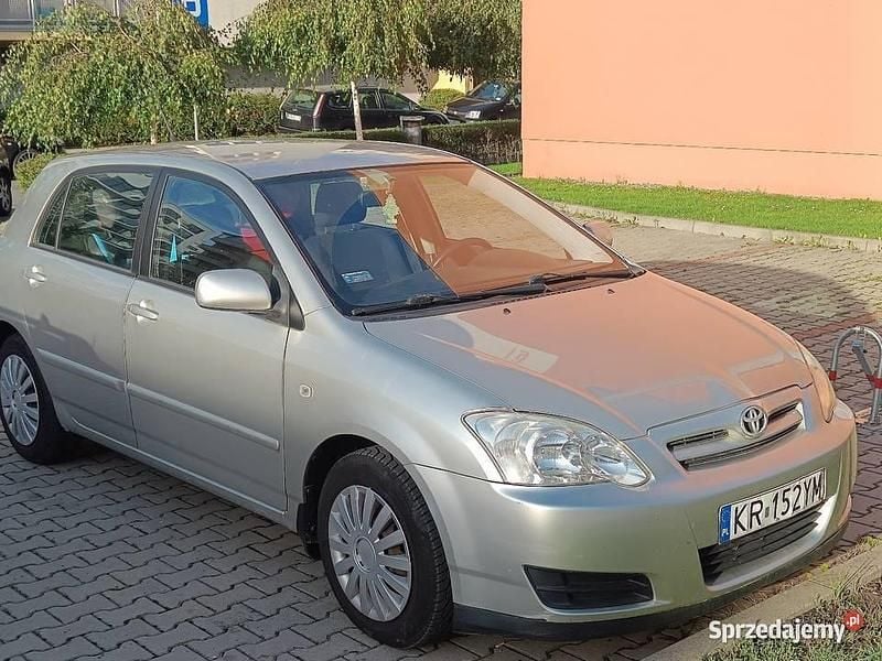 Srebrny Używany 2005 Toyota Corolla Hatchback | 7200 zł (Uczciwa cena) - Obraz 1/4