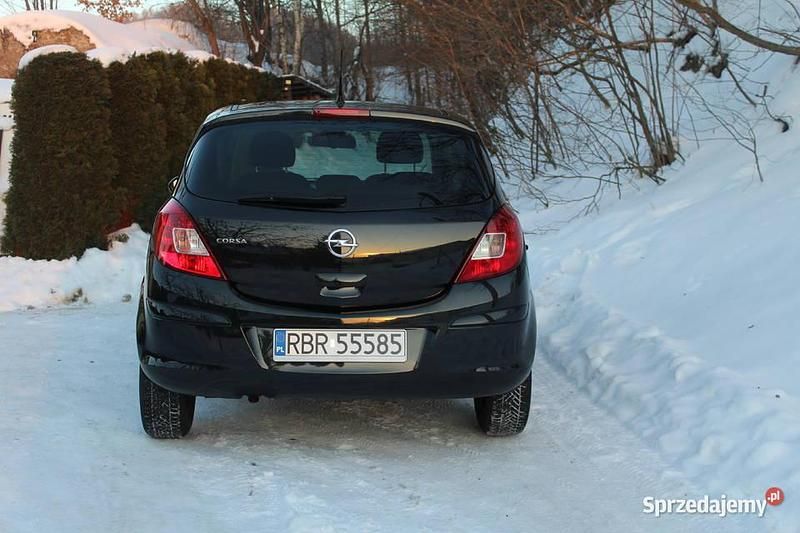 Używany Opel Corsa 2014 Czarny Hatchback