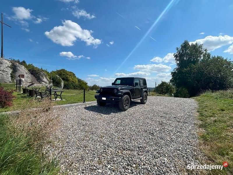 Czarny Używany 2023 Jeep Wrangler SUV | 194 491 zł (Dobra cena) - Obraz 1/4