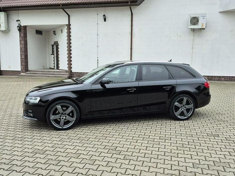 Używany Audi A4 190 KM (139 kW) 2014 Czarny Kombi