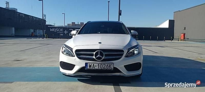 Biały Używany 2018 Mercedes C300 AMG line Kombi | 104 900 zł - Obraz 1/4