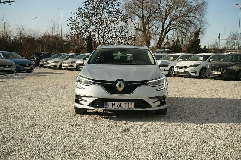 Używany Renault Mégane GrandTour Equilibre 140 KM (102 kW) 2022 Srebrny (metalik) Kombi