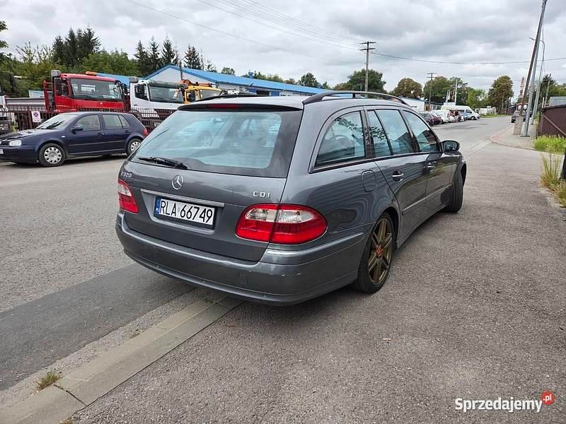 Używany Mercedes E320 Avantgarde 2005 Grafitowy Kombi