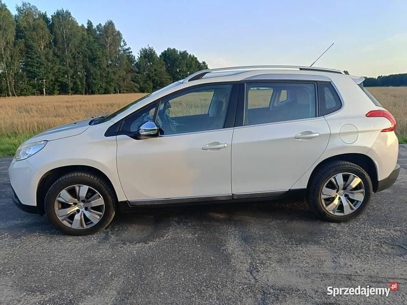 Biały Używany 2016 Peugeot 2008 SUV | 35 000 zł (Uczciwa cena) - Obraz 1/4