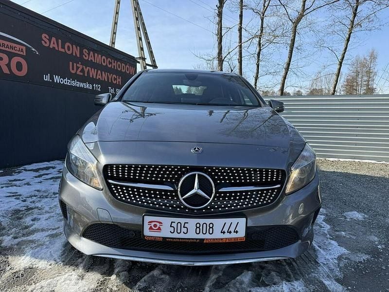 Używany Mercedes A200 156 KM (114 kW) 2017 Szary (metalik) Hatchback