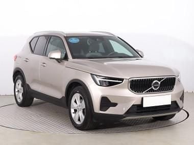 Używany Volvo XC40 129 KM (94 kW) 2023 Beżowy SUV