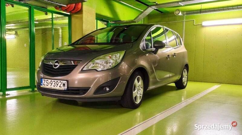 Srebrny Używany 2011 Opel Meriva Minivan | 25 000 zł (Uczciwa cena) - Obraz 1/4
