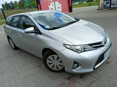 Srebrny Używany 2014 Toyota Auris Kombi | 30 900 zł (Uczciwa cena) - Obraz 1/4