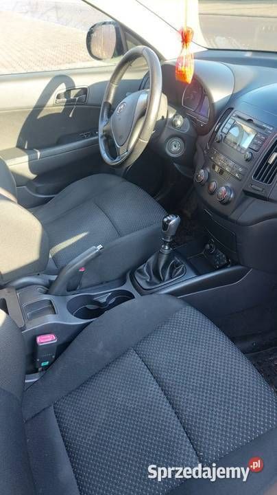 Czarny Używany 2010 Hyundai i30 Hatchback | 9700 zł (Dobra cena) - Obraz 1/4