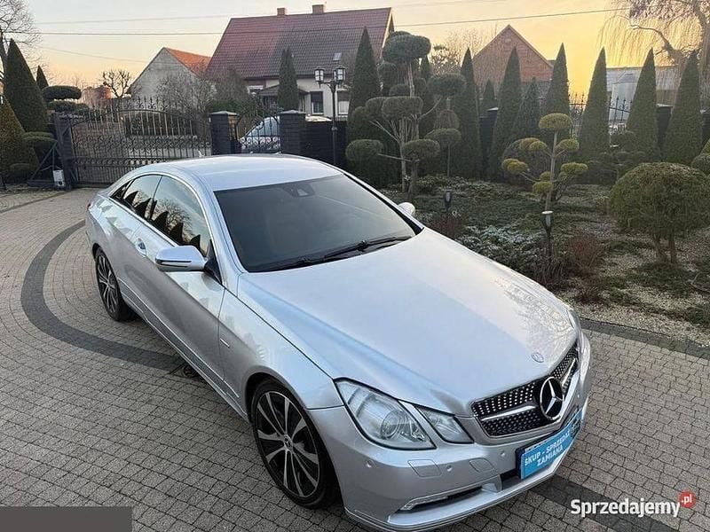 Używany 2010 Mercedes E250 Edition | 42 900 zł (Super Cena) - Obraz 1/4