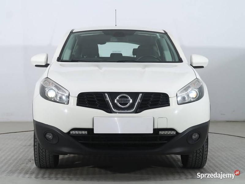 Biały Używany 2013 Nissan Qashqai SUV | 27 999 zł (Dobra cena) - Obraz 1/4