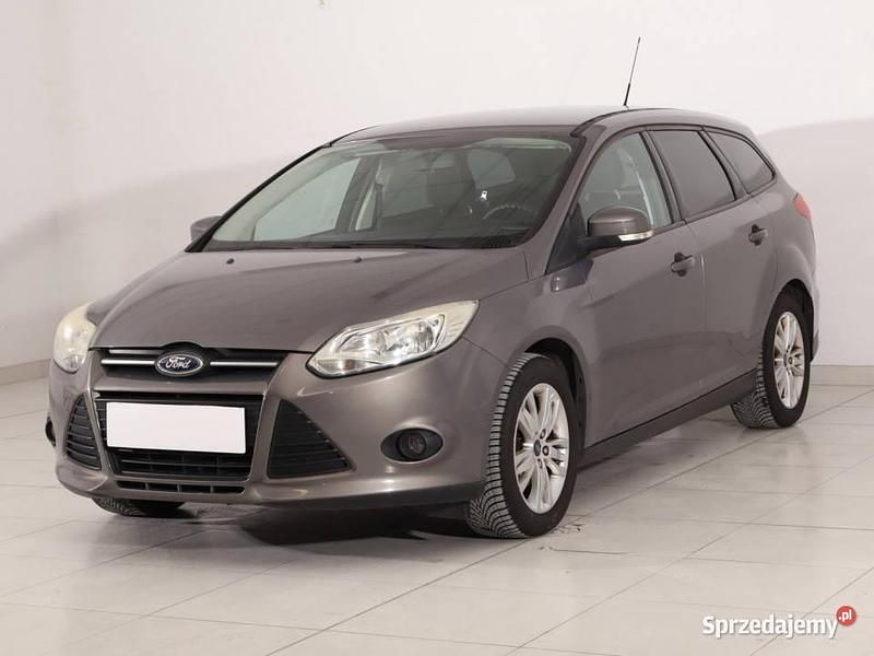 Używany Ford Focus 105 KM (77 kW) 2012 Szary Kombi