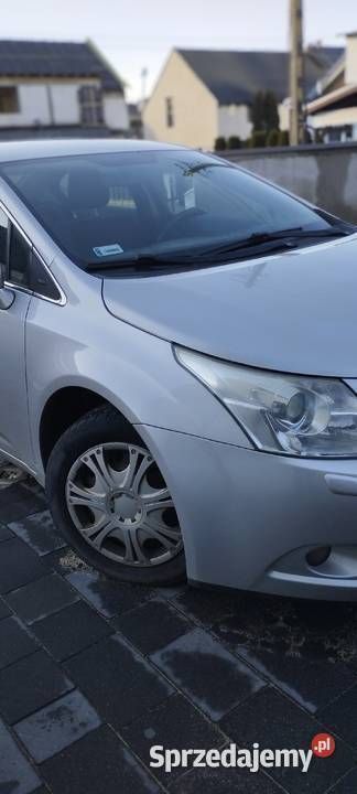 Używany Toyota Avensis T2 132 KM (97 kW) 2011 Srebrny Sedan/Limuzyna