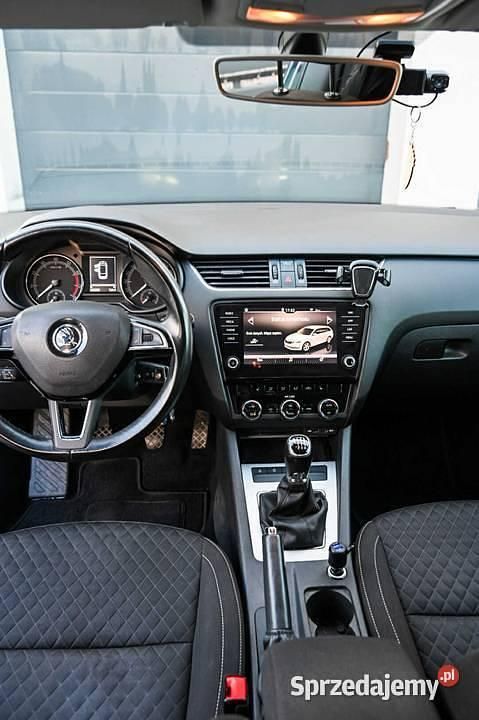 Używany Skoda Octavia 180 KM (132 kW) 2016 Czarny Sedan/Limuzyna