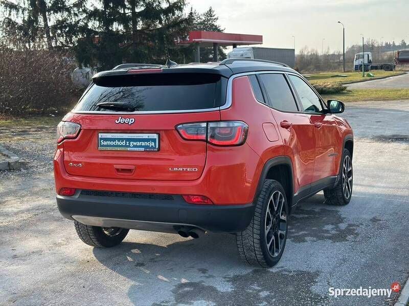 Używany Jeep Compass 140 KM (102 kW) 2018 Pomarańczowy SUV