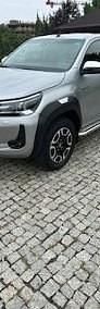Używany Toyota HiLux SR5 204 KM (150 kW) 2021 Srebrny Pickup