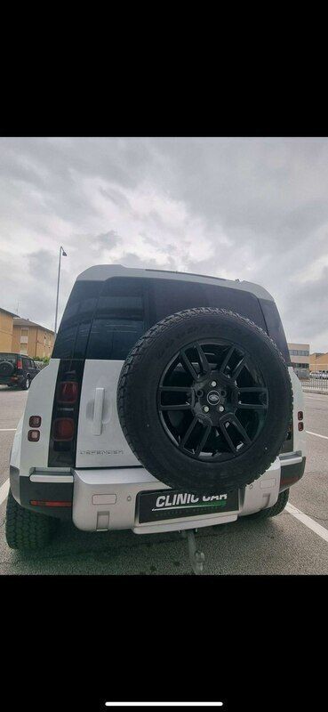 Używany Land Rover Defender 200 KM (147 kW) 2021 Zielony SUV