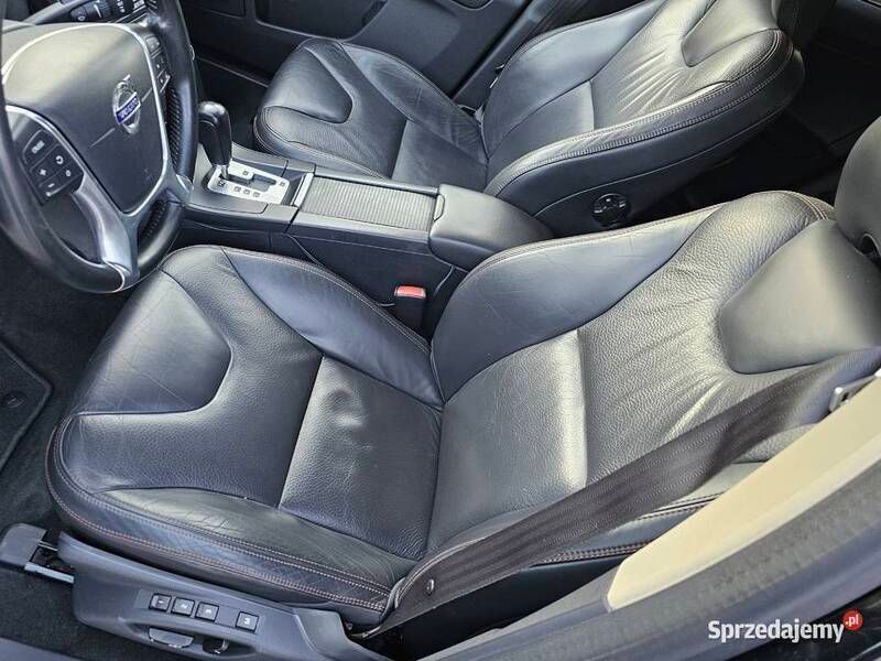 Czarny Używany 2012 Volvo XC60 SUV | 48 900 zł (Super Cena) - Obraz 1/4